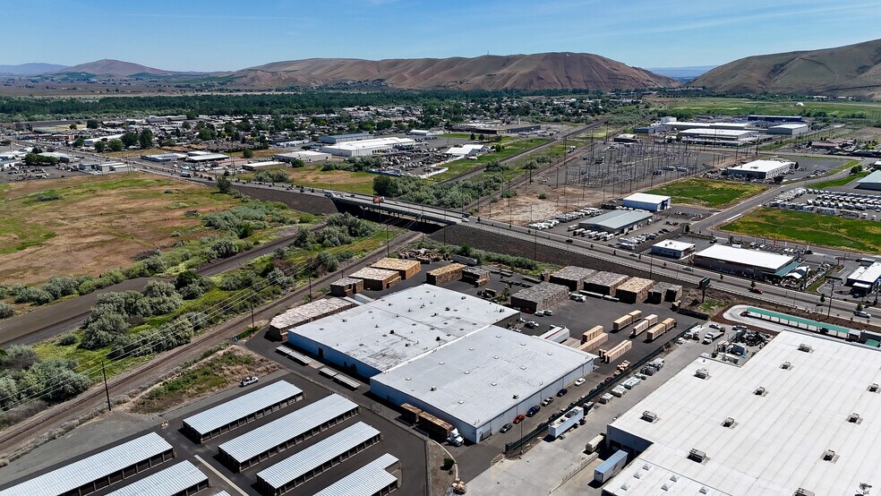More Photos Of 2255 Longfibre Rd, Yakima Warehouse For Sale