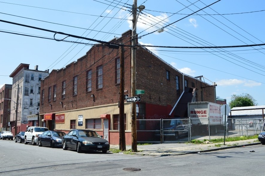 Primary Photo Of 33 Herriot St, Yonkers Warehouse For Sale