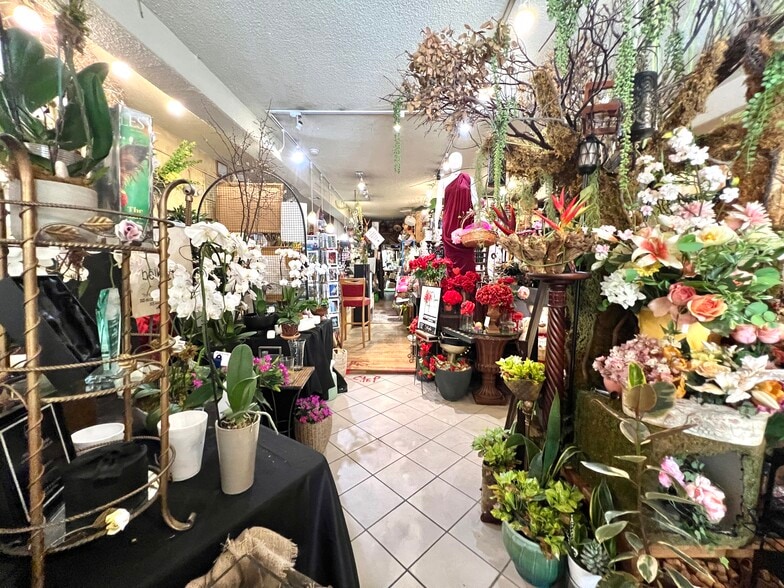 More Photos Of 333 Alcazar Ave, Coral Gables Storefront For Sale