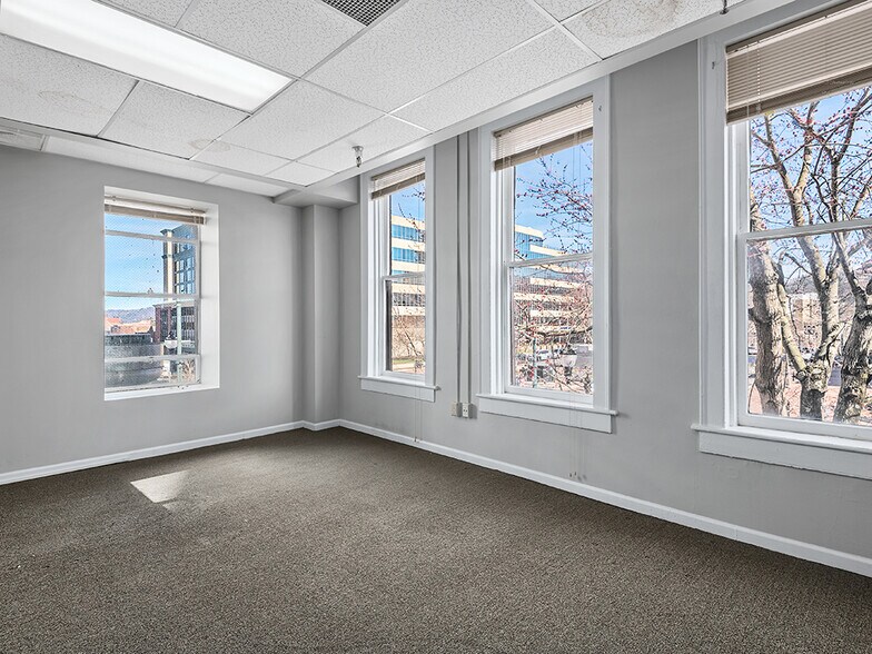 More Photos Of 9 SW Pack Sq, Asheville Office For Lease