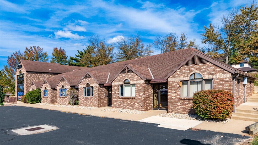More Photos Of 3608-3616 Maple Ave, Zanesville Office For Sale
