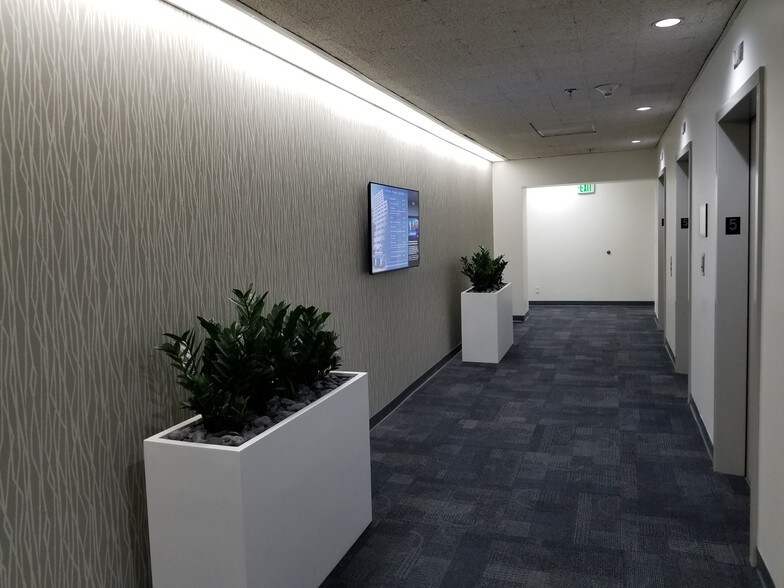 More Photos Of 16-20 NW 3rd St, Evansville Office For Lease