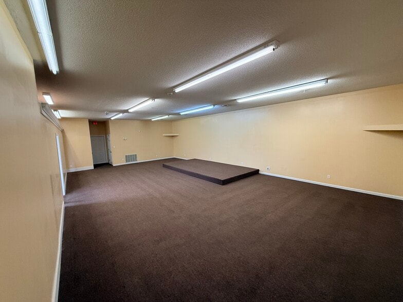 More Photos Of 4414 Old Railroad Bed Rd, Harvest General Retail For Lease