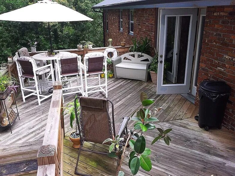 Primary Photo Of 2123 Pine Tree Cir, Gainesville Assisted Living For Sale