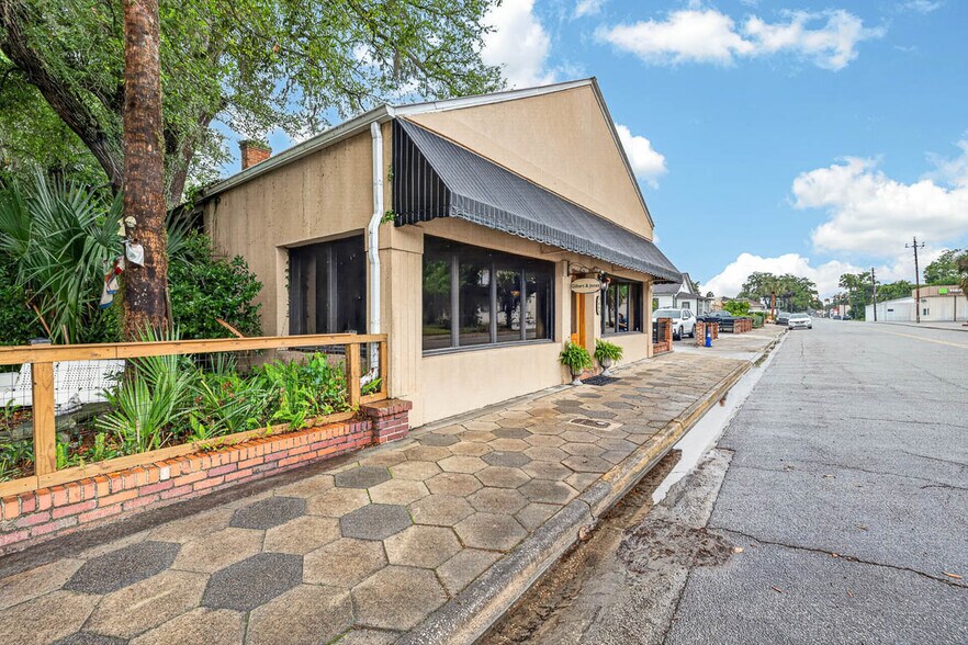 More Photos Of 1607 Norwich St, Brunswick Flex For Sale
