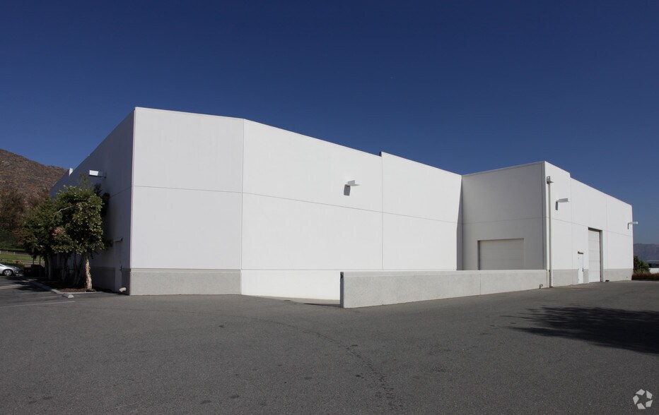 More Photos Of 1950 5th St, Norco Warehouse For Lease