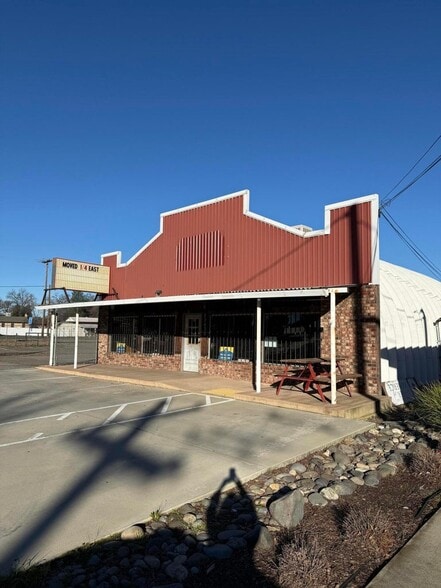 Primary Photo Of 22024 Old Hwy 44 Dr, Palo Cedro Mixed Retail For Lease