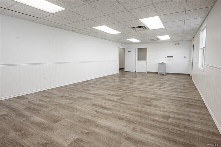 More Photos Of 6115 1st St, Newfane Office For Sale