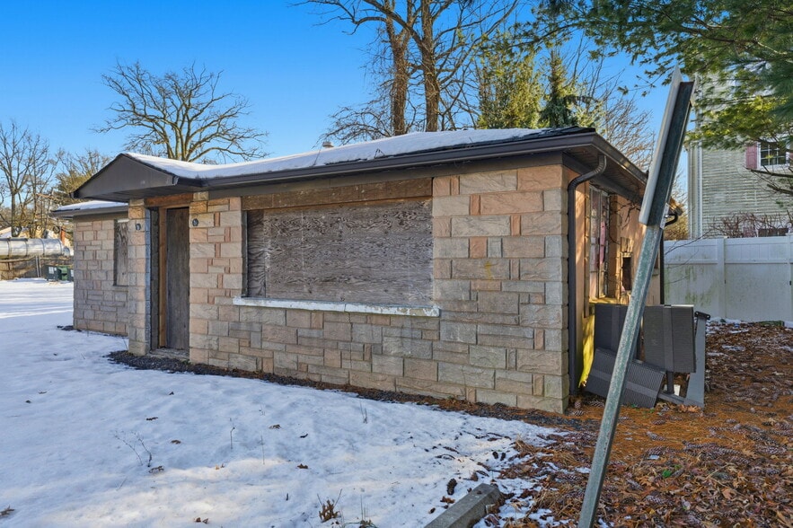 More Photos Of 238 Highway 34, Old Bridge Storefront Retail Residential For Sale