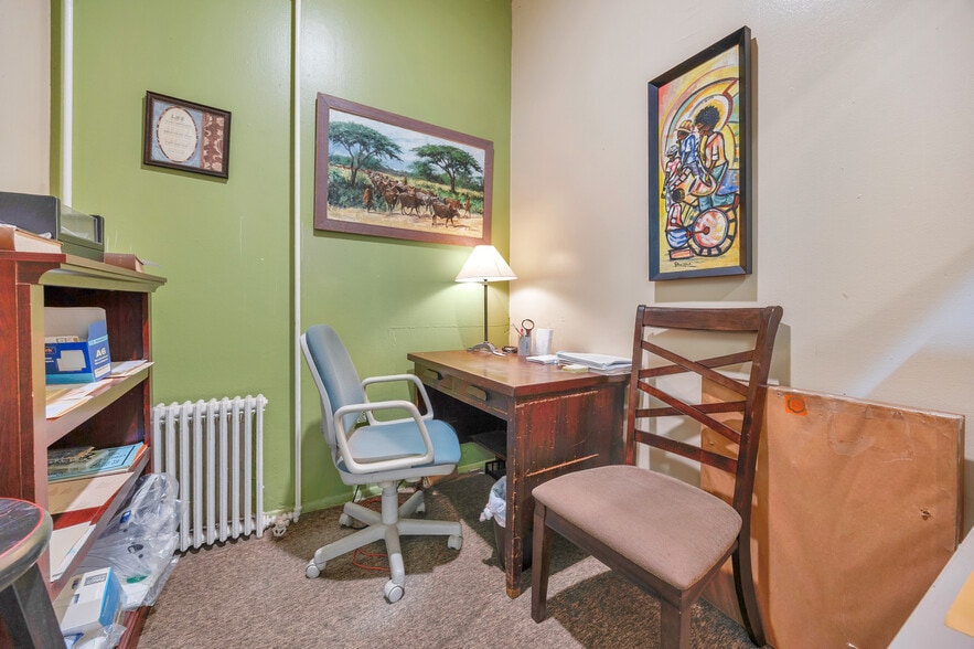 More Photos Of 2037 E Madison St, Seattle Storefront Retail Office For Sale