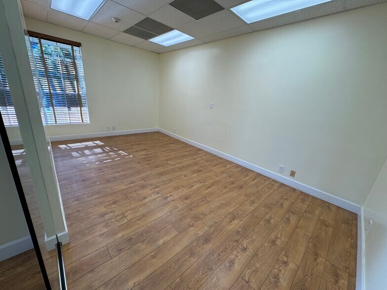 More Photos Of 6100 Plumas St, Reno Office For Sale
