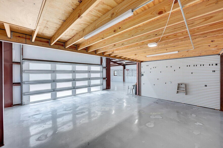 More Photos Of 14221 FM 2769, Leander Light Manufacturing For Sale