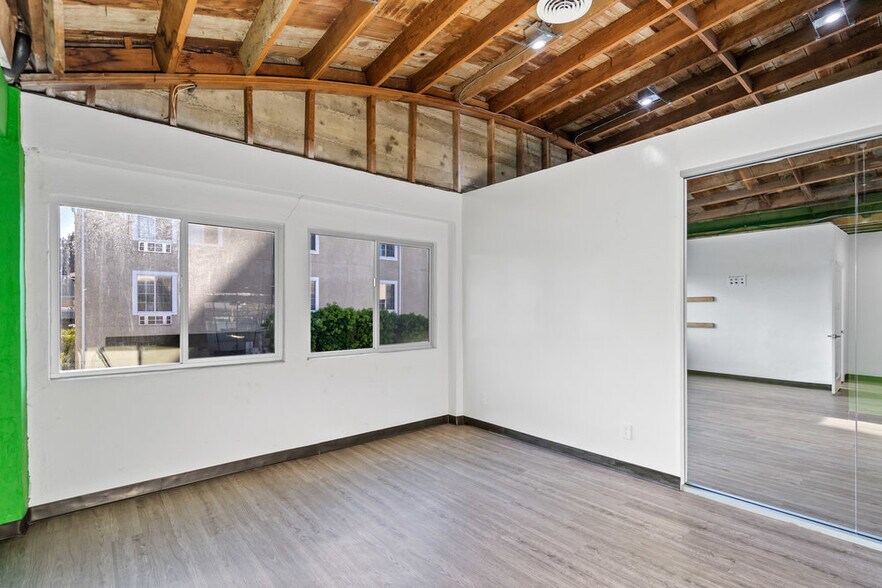 More Photos Of 1802-1808 El Camino Real, Redwood City General Retail For Lease