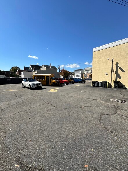 More Photos Of 1291 Paterson Plank Rd, Secaucus Bank For Lease