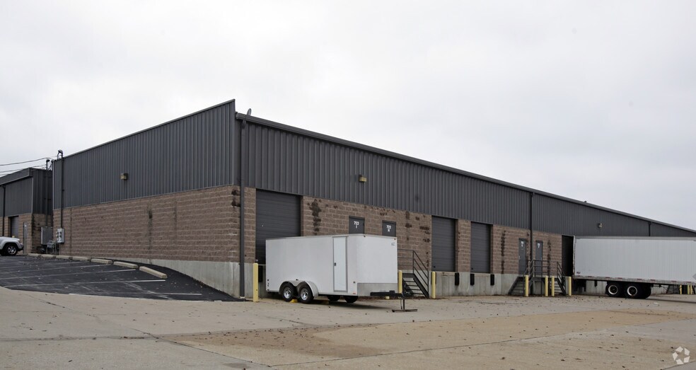 More Photos Of 722 Spirit Of St Louis Blvd, Chesterfield Unknown For Lease