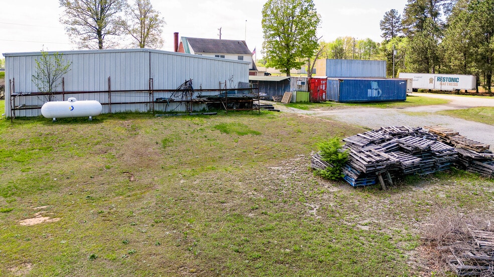 More Photos Of 6663 Highway 58, Buffalo Junction Storefront Retail Office For Sale