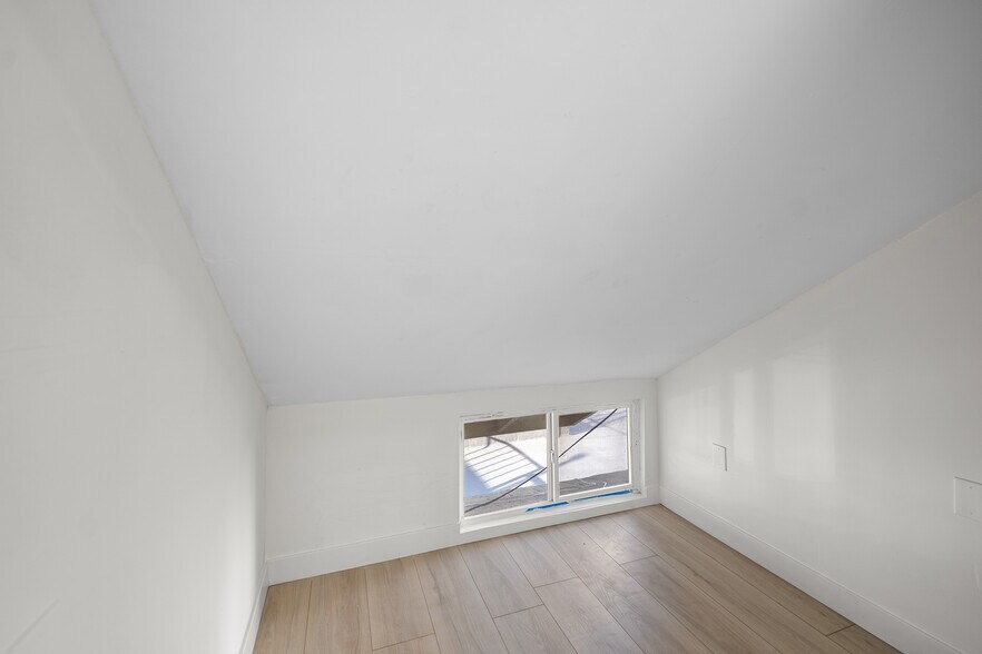 More Photos Of 2823 W 8th St, Los Angeles Office For Lease