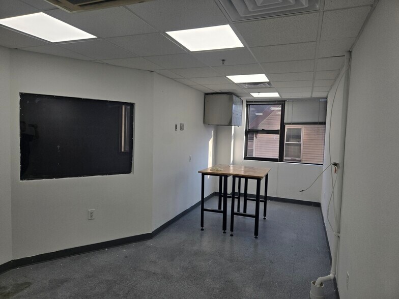 More Photos Of 669 Broad Ave, Ridgefield Medical For Lease