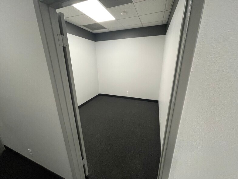 More Photos Of 2760 Lake Sahara Dr, Las Vegas Medical For Lease