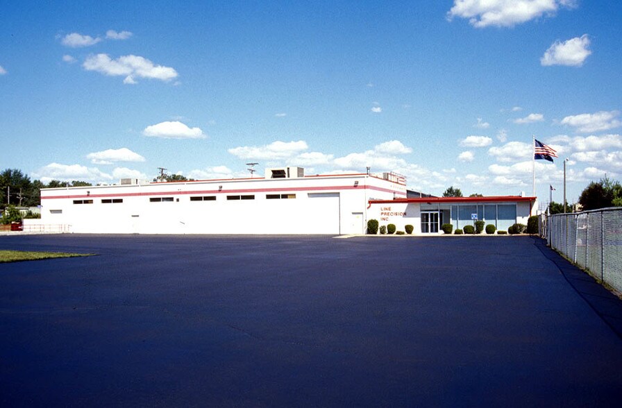 More Photos Of 31666 W Eight Mile Rd, Farmington Hills Manufacturing For Sale