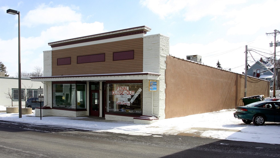 Primary Photo Of 114-118 E Calhoun St, Woodstock Freestanding For Lease