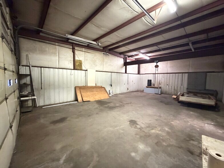 More Photos Of 403 W 2nd St, Sand Springs Manufacturing For Sale