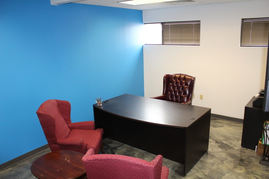 More Photos Of 3701 N St. Peters Pky, Saint Peters Office For Sale