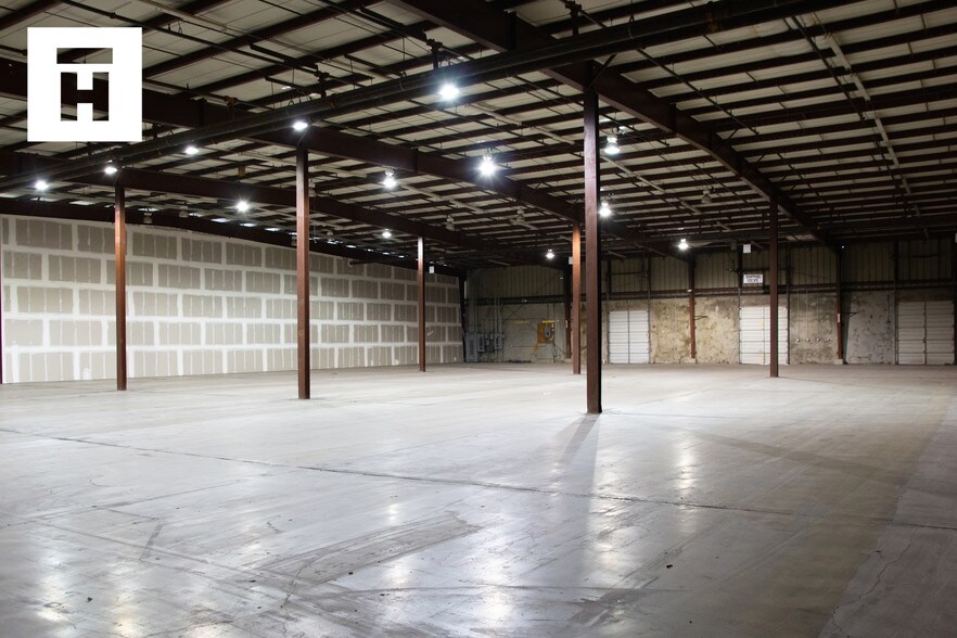 More Photos Of 301 Hanmore Industrial Pky, Harlingen Warehouse For Sale