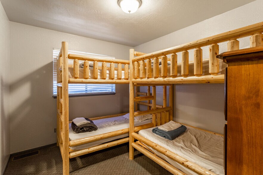 More Photos Of 500 Dodge Ridge Rd, Pinecrest Hotel For Sale