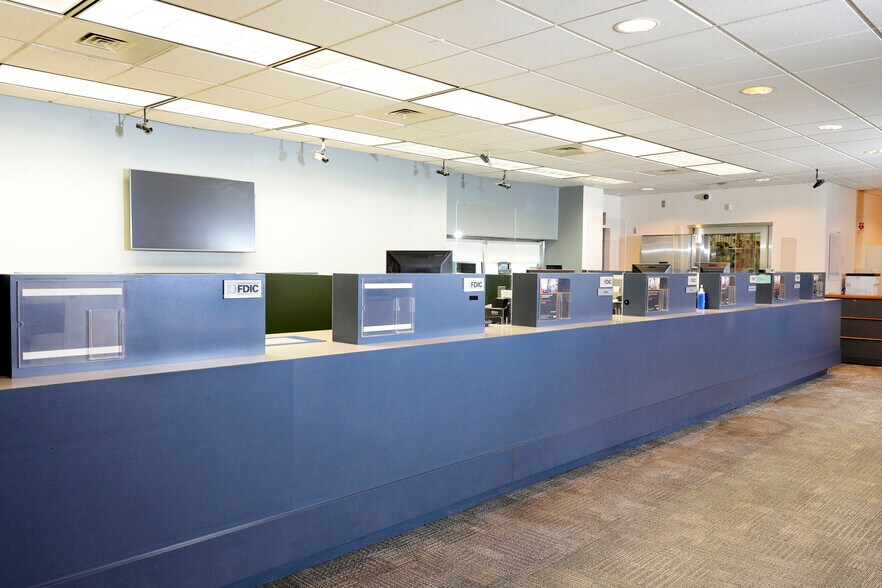 More Photos Of 200 W Broad St, Hazleton Bank For Lease