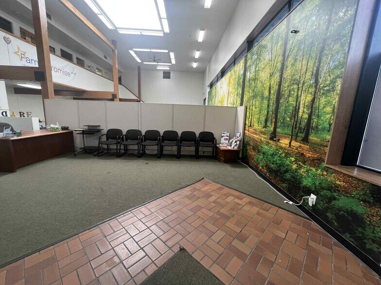 More Photos Of 256 24th St, Ogden Freestanding For Lease