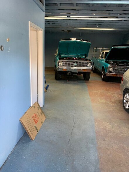 More Photos Of 1157 Forest Ave, Pacific Grove Freestanding For Lease