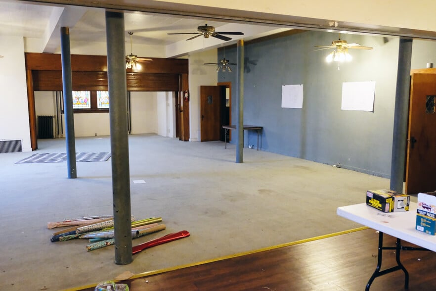More Photos Of 433 Oak St, Dayton Religious Facility For Sale