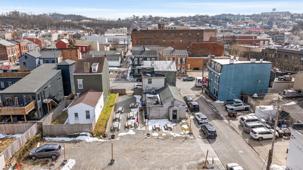 More Photos Of 115 E 9th St, Newport Restaurant For Sale