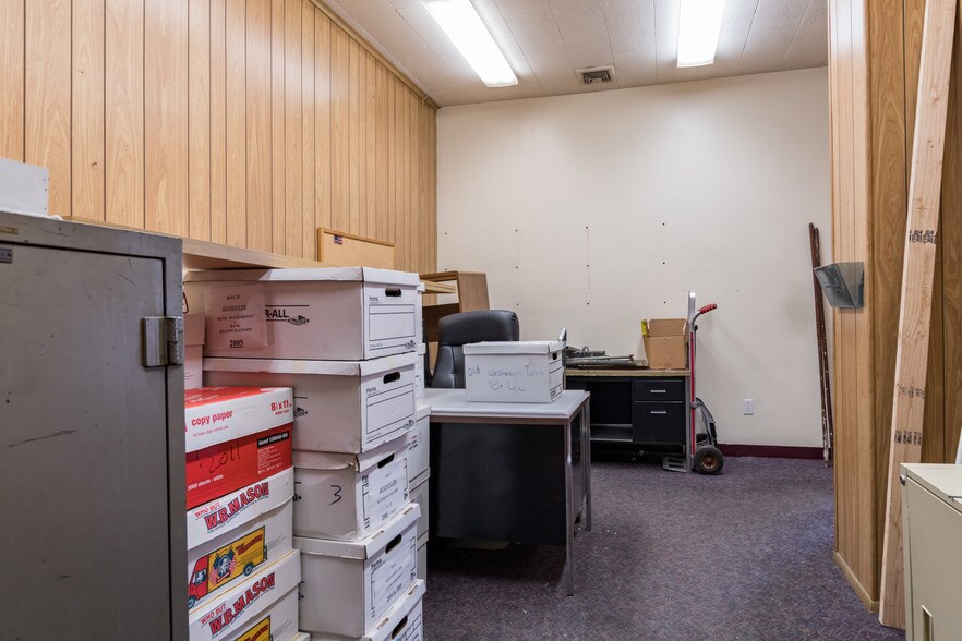 More Photos Of 166-170 Jericho Tpke, Floral Park Loft Creative Space For Lease