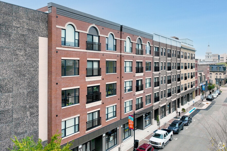 More Photos Of 615 Main St, Lafayette Apartments For Lease