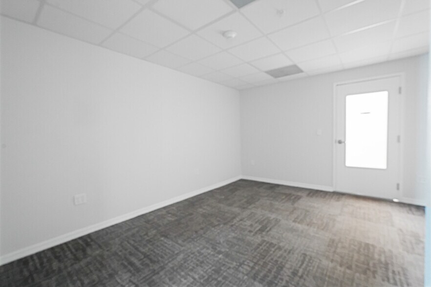 More Photos Of 817 Manatee Ave W, Bradenton Medical For Lease