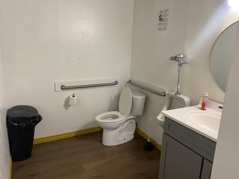 More Photos Of 1103-1127 E Villa Maria Rd, Bryan Unknown For Lease