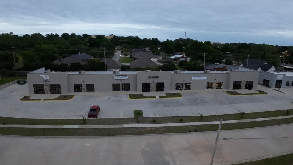 More Photos Of 1225 N Birch Ave, Broken Arrow Office For Sale