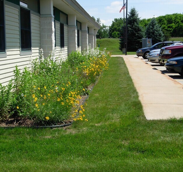 More Photos Of 412 Red Apple Rd, Manistee Office For Lease