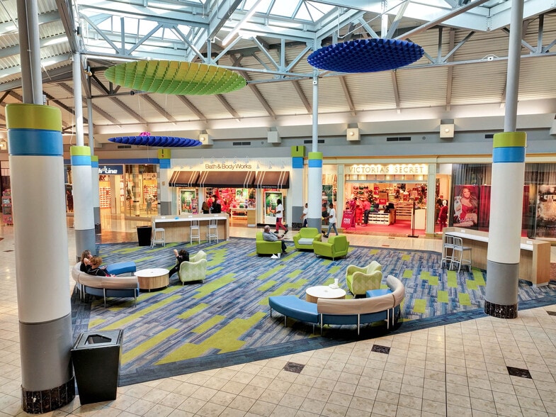 More Photos Of 2922-2950 Watson Blvd, Centerville Unknown For Lease