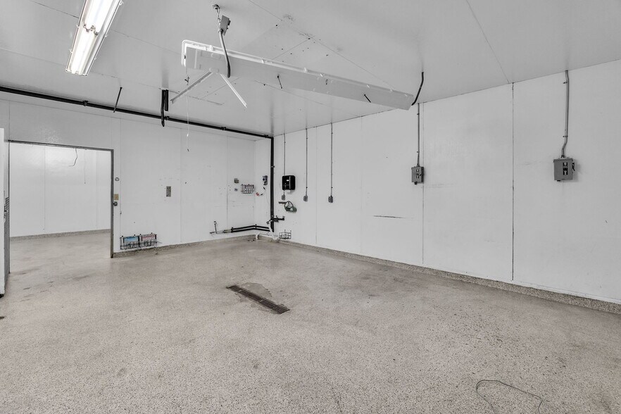 More Photos Of 510 Glade st, Glade Spring Supermarket For Sale