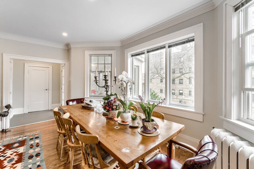 More Photos Of 4 Oriole Gdns, Toronto Apartments For Sale