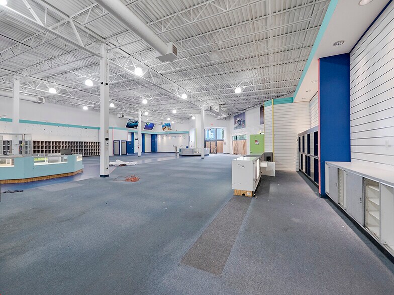 More Photos Of 4074 Northlake Blvd, Palm Beach Gardens Freestanding For Lease