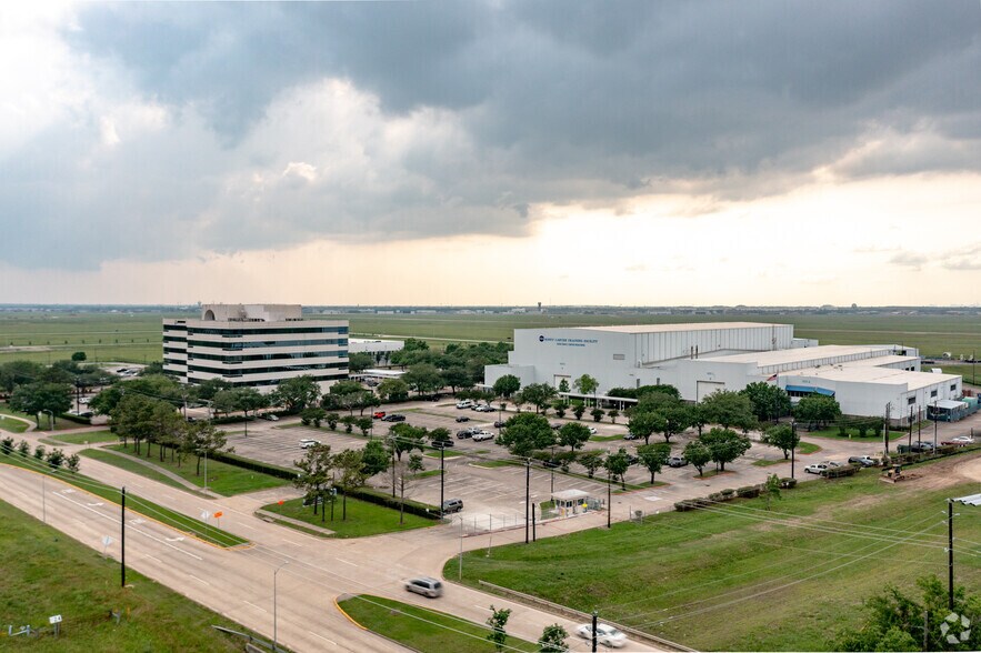 More Photos Of 13100 Space Center Blvd, Houston Office For Lease