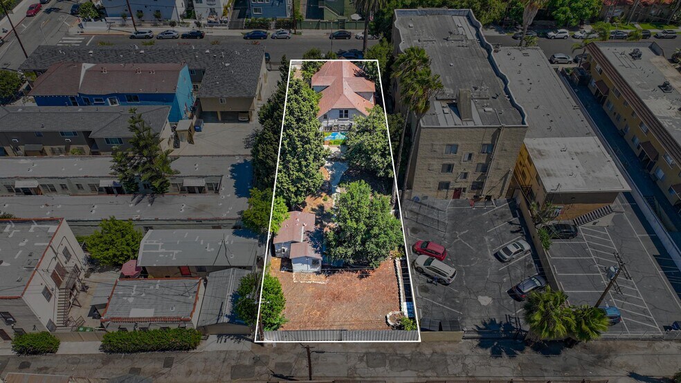 More Photos Of 3015 Shrine Pl, Los Angeles Dormitory For Sale