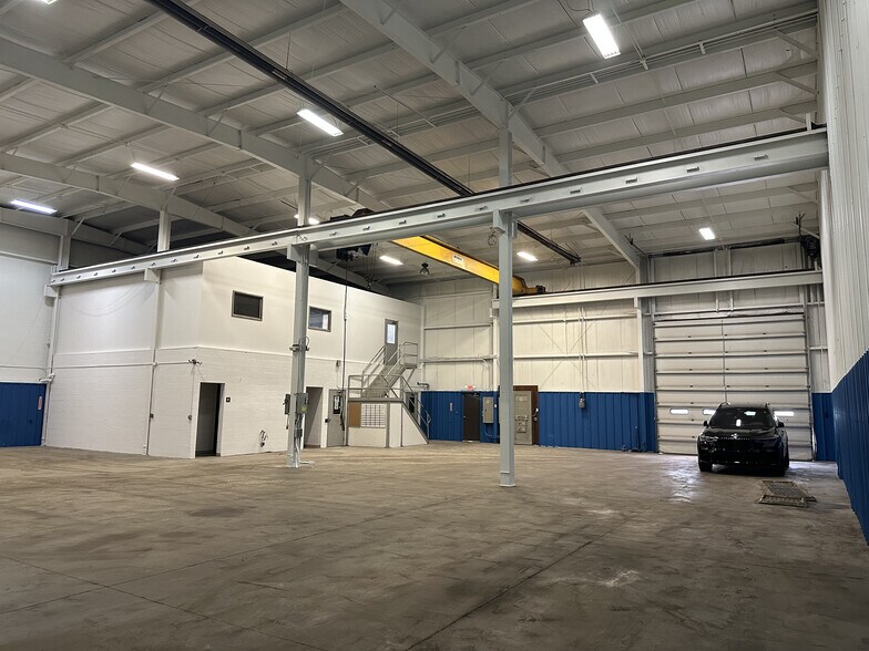 More Photos Of 9664 Akins Rd, North Royalton Warehouse For Lease