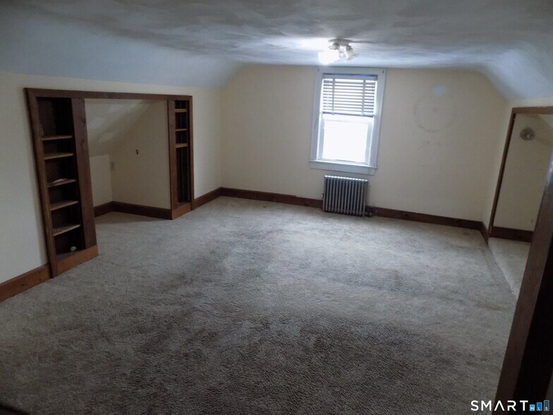 More Photos Of 941 Farmington Ave, Bristol Office Residential For Sale