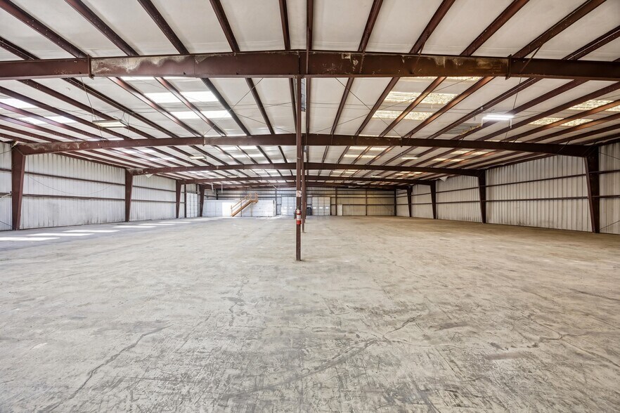 More Photos Of 10631 Joseph Clayton Dr, Austin Warehouse For Lease