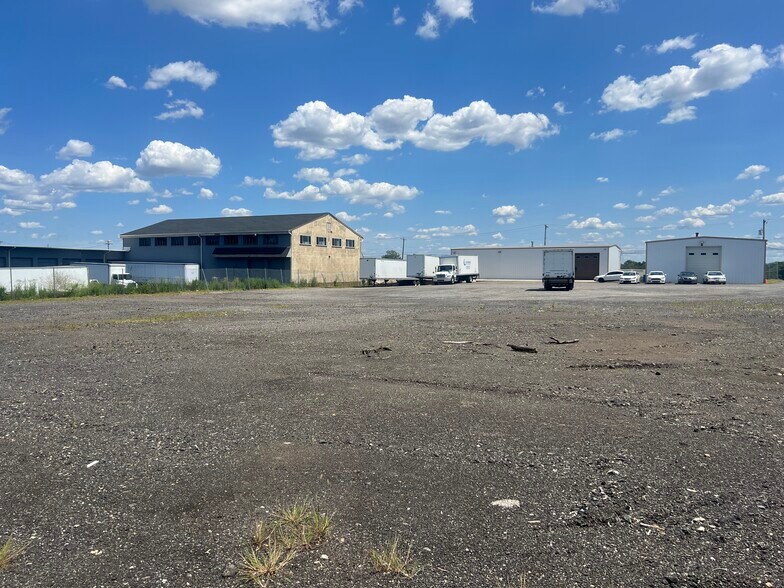 More Photos Of 1445 Calcon Hook Rd, Sharon Hill Warehouse For Lease